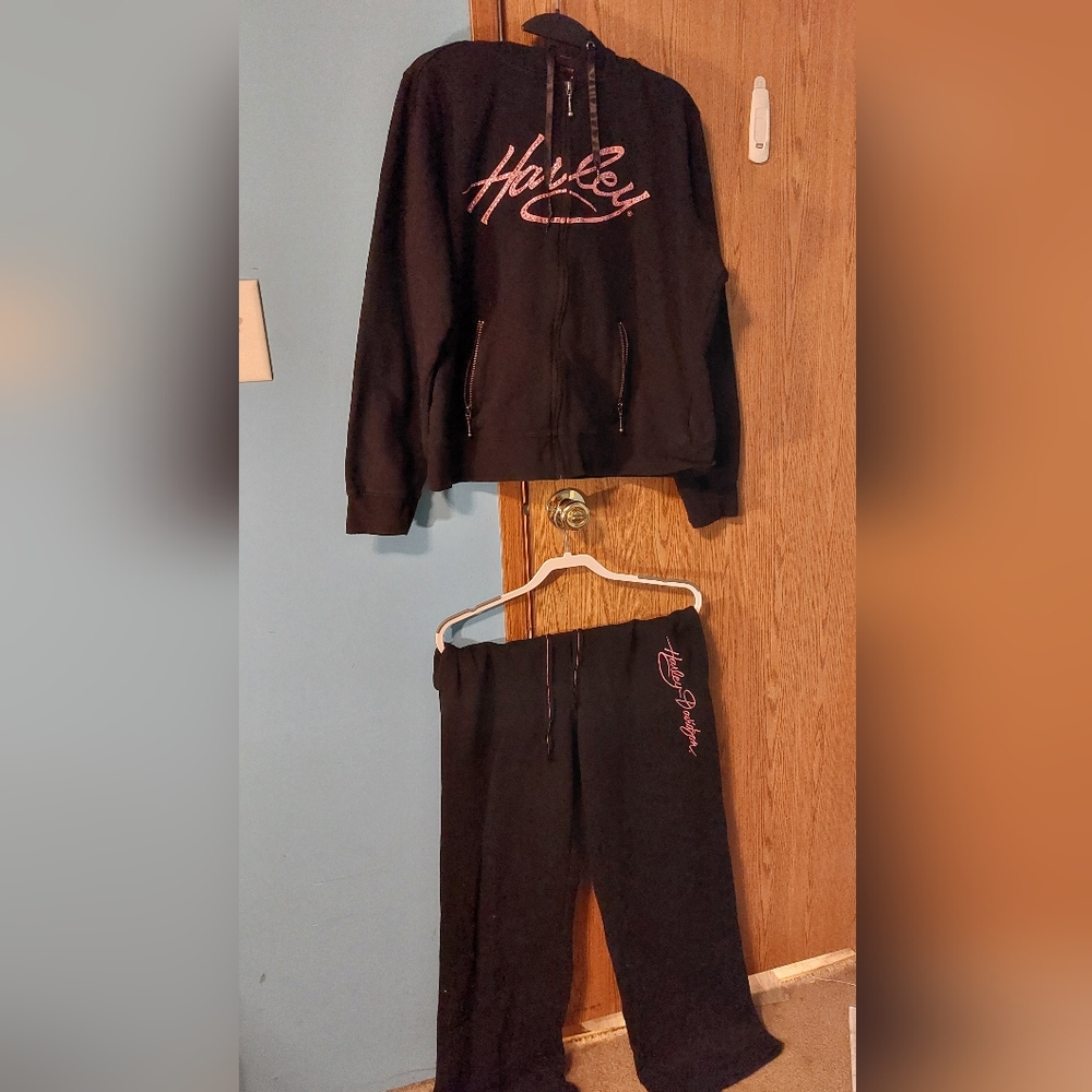 Harley davidson sweater and sweatpants